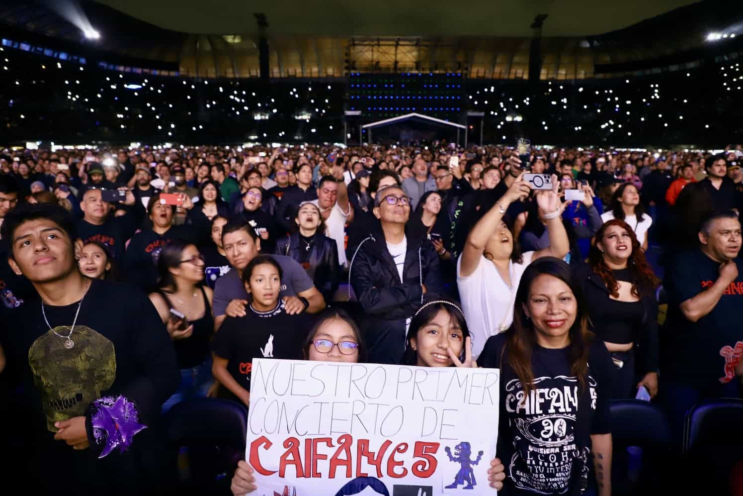 ¡Incomparables! Caifanes reúne a generaciones en el Estadio GNP