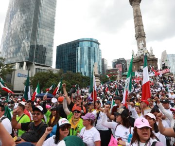 Marchan, se plantan y alistan amparos por aprobación de reforma judicial