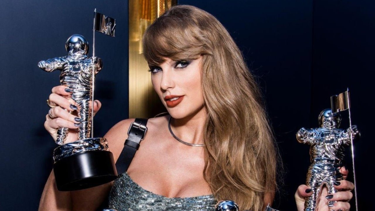 Taylor Swift se convierte en la solista más galardonada de los MTV VMAs