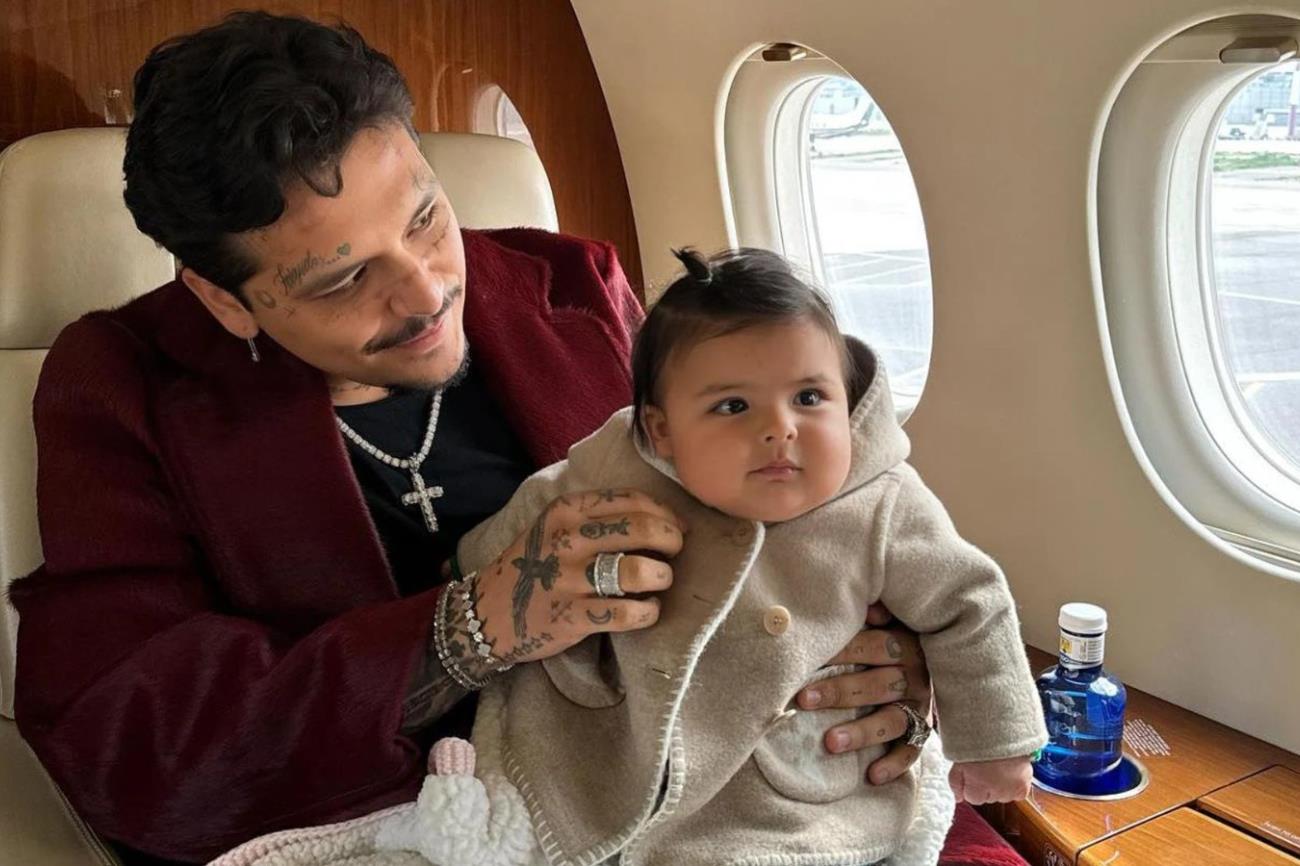 Christian Nodal sí asistió al festejo del primer cumpleaños de su hija Inti