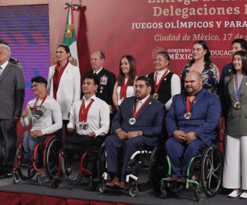 Medallistas mexicanos de París 2024 reciben premio económico Federal