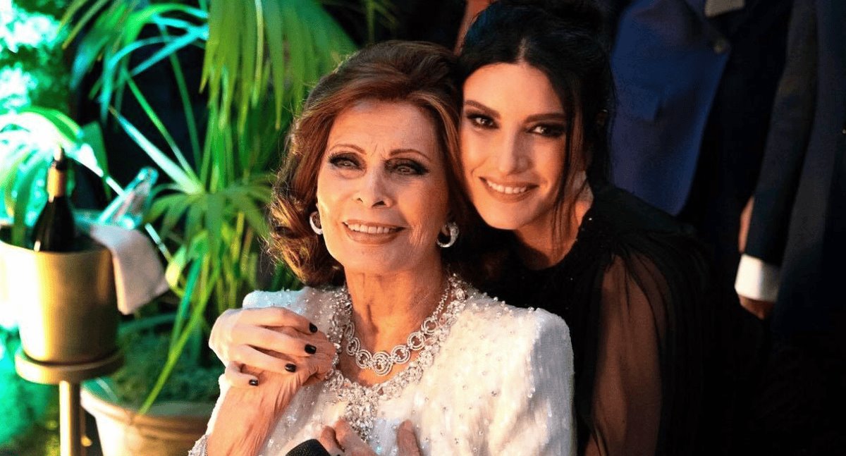 Laura Pausini canta en el cumpleaños de Sophia Loren