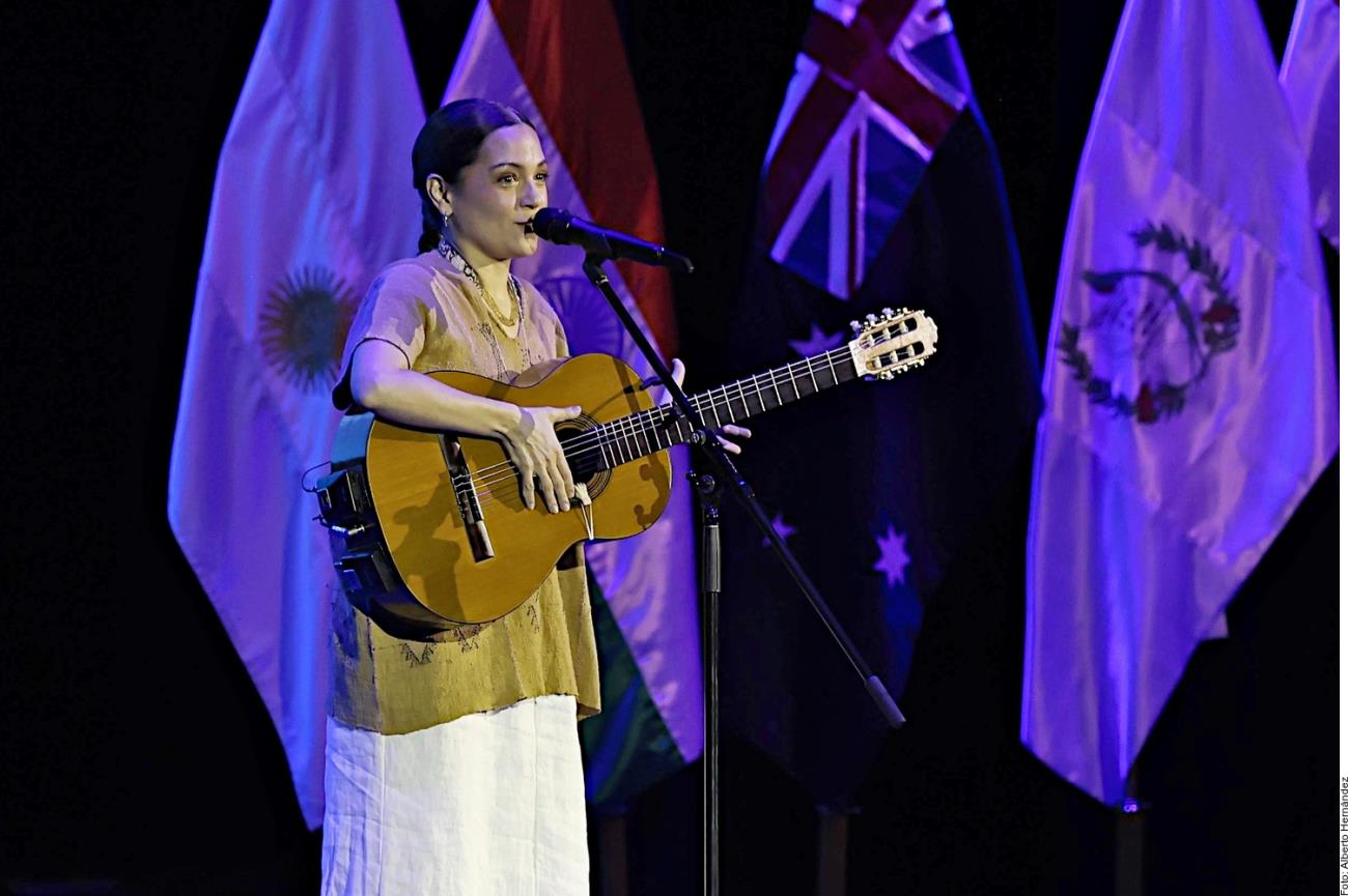 Natalia Lafourcade es Embajadora de la Música por la Paz del Premio Nobel