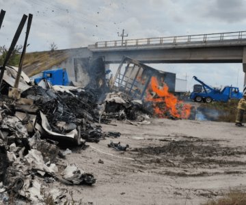 No para violencia en Sinaloa; localizan 5 cuerpos tras bloqueo