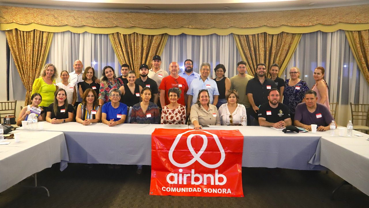 Más de 40 anfitriones de Airbnb se reúnen en Hermosillo