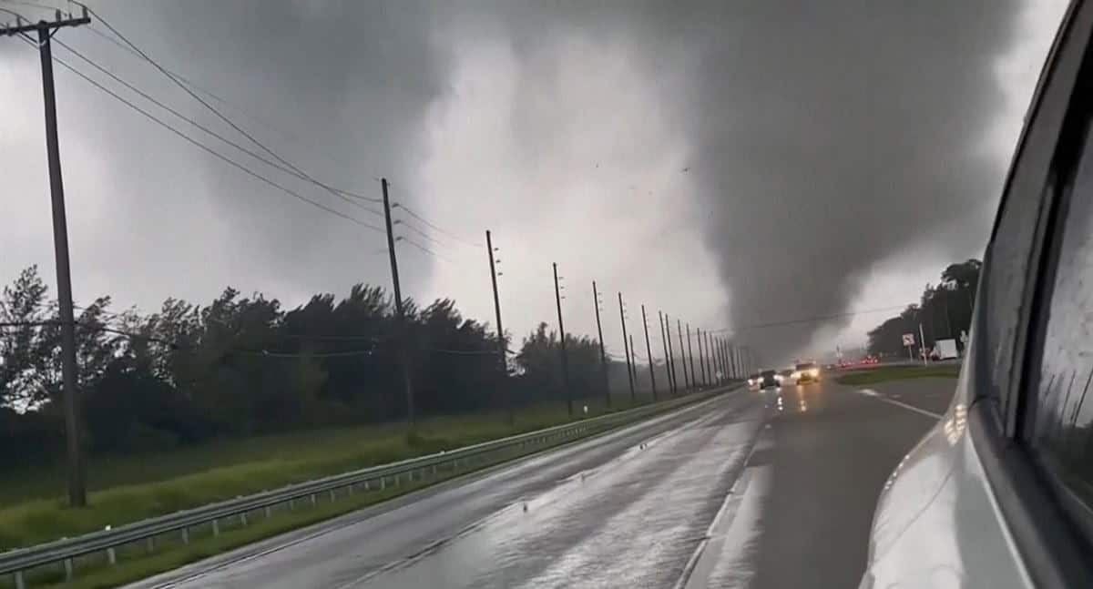 Huracán Milton toca tierra en Florida: más de 3 millones sin electricidad