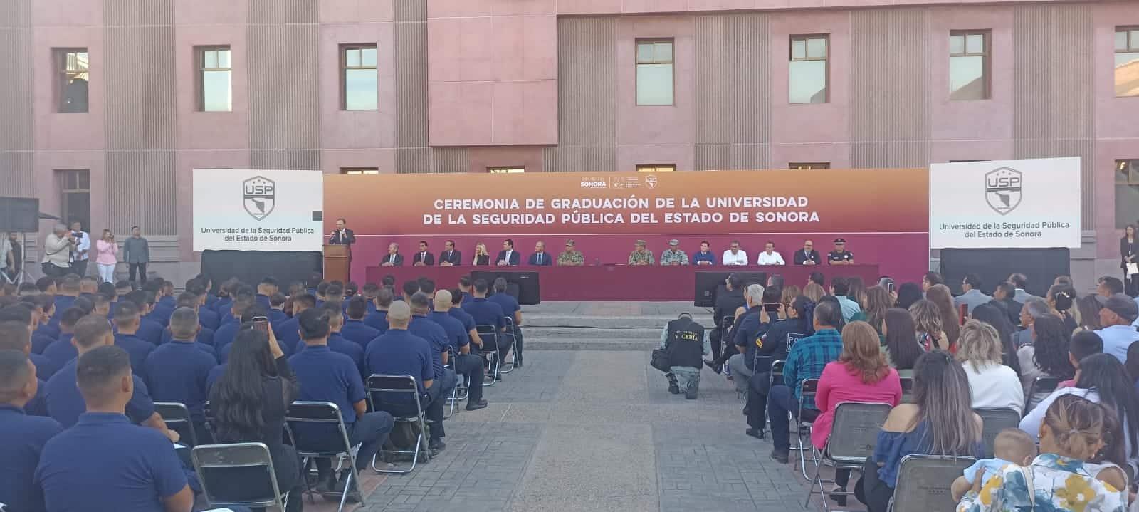 Se gradúan más de 300 cadetes de la Universidad de la Seguridad Pública