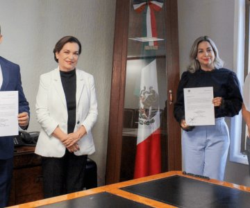 Dolores del Río toma protesta a nuevos titulares en la Contraloría General