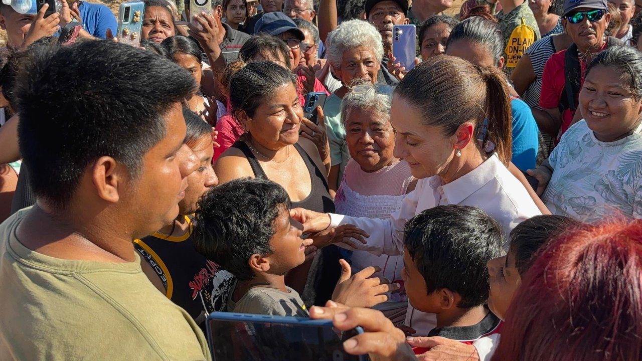 Claudia Sheinbaum visita Guerrero para evaluar daños tras huracán John