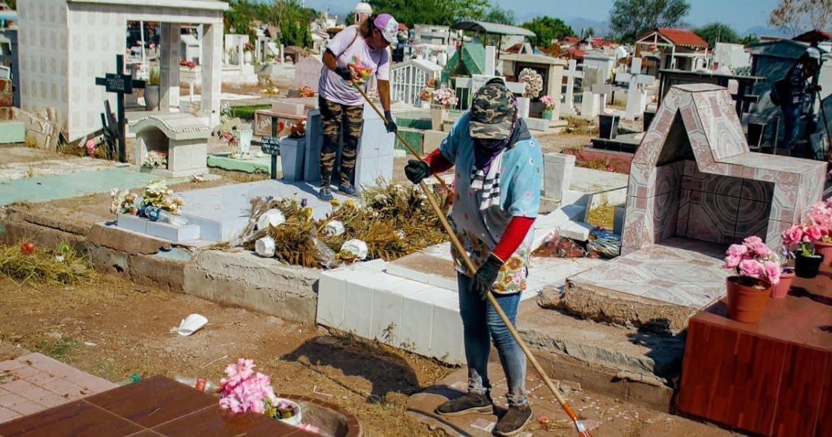 Avanza limpieza en panteones para al Día de Muertos en Guaymas