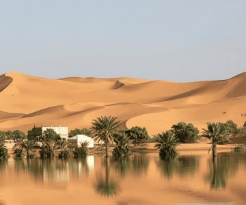 Lluvias inusuales inundan el desierto del Sahara tras décadas de sequía