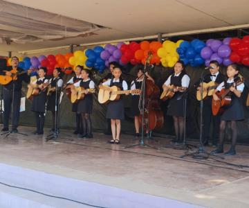 Festeja Radio Sonora su 43 aniversario en el Parque Infantil