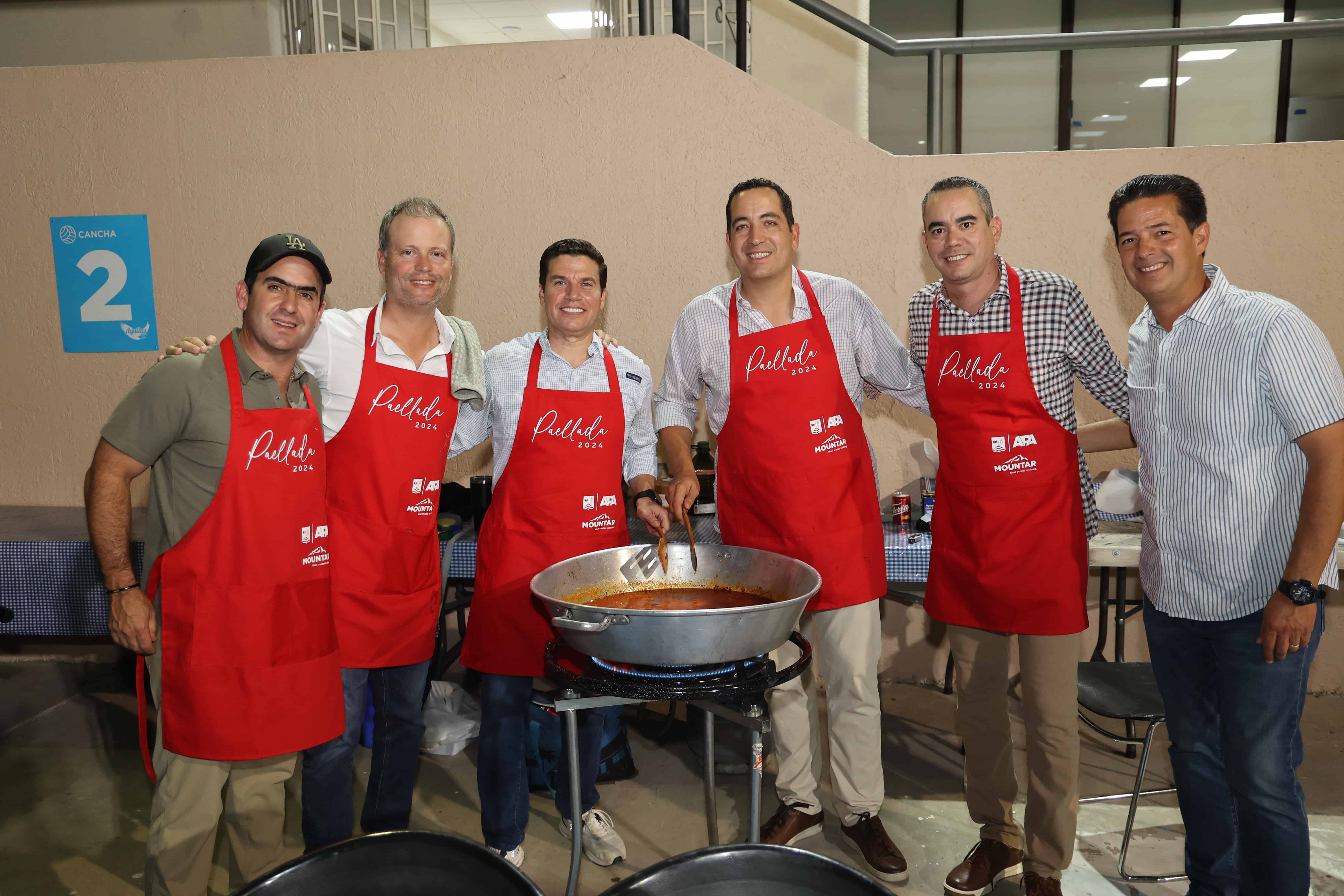 Viven maravillosa noche en la Paellada 2024 del Colegio Liceo Thezia