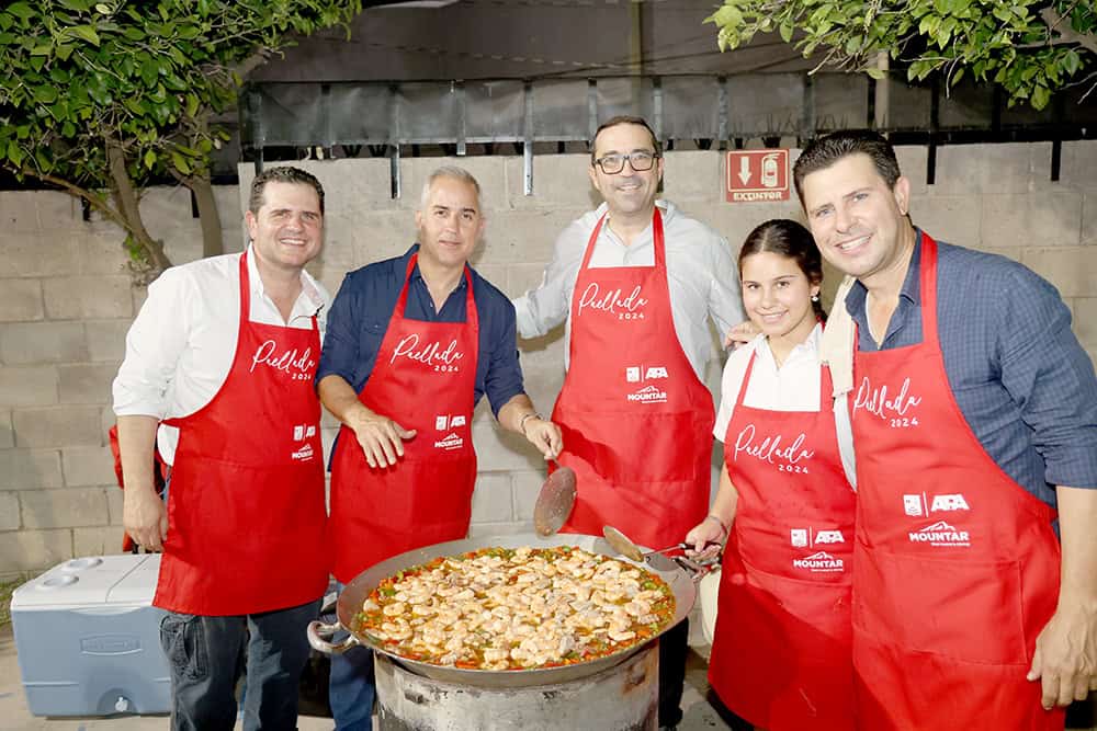 Viven maravillosa noche en la Paellada 2024 del Colegio Liceo Thezia