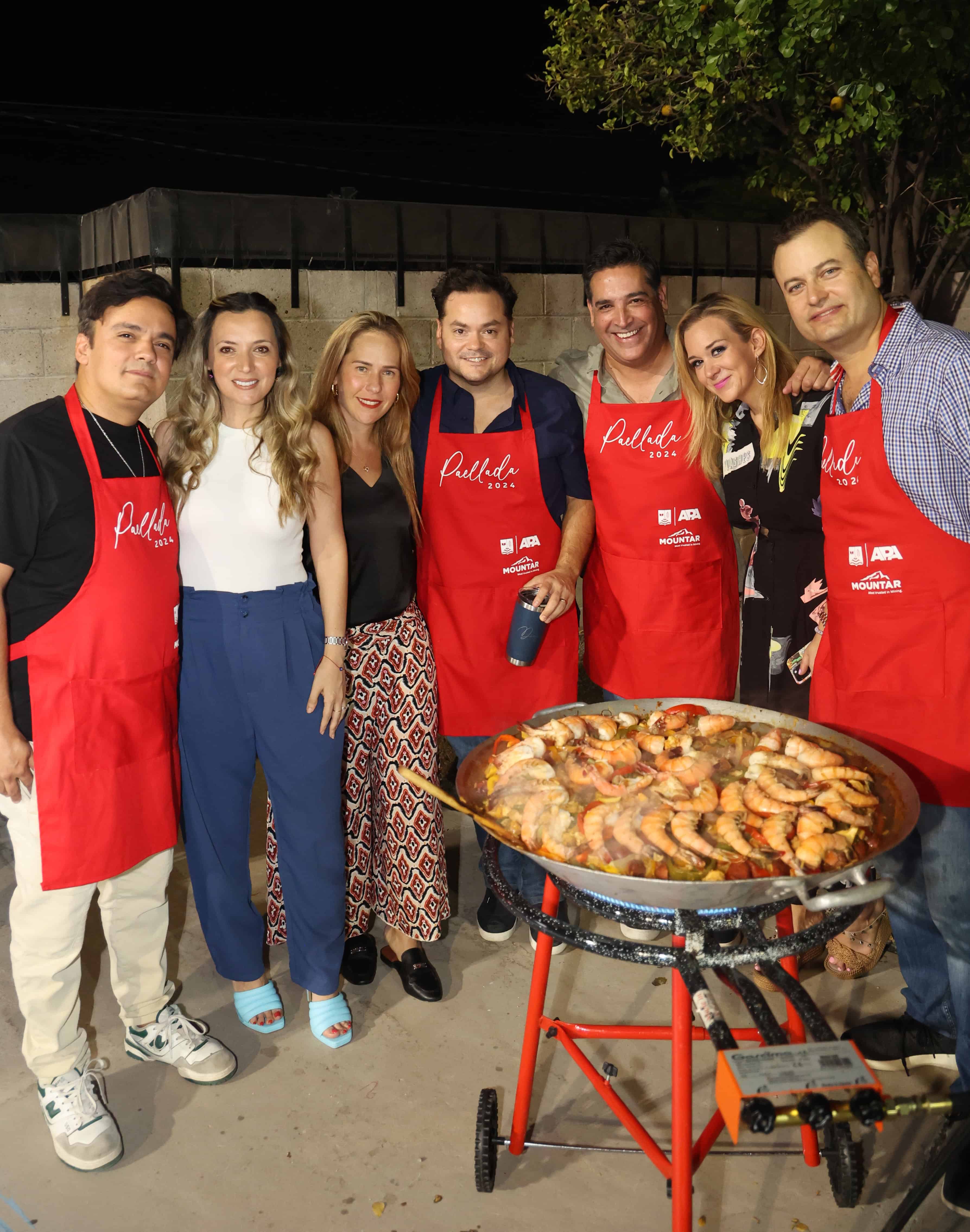 Viven maravillosa noche en la Paellada 2024 del Colegio Liceo Thezia