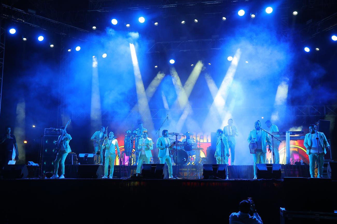 Ponen el ritmo al Festival del Globo en Hermosillo 