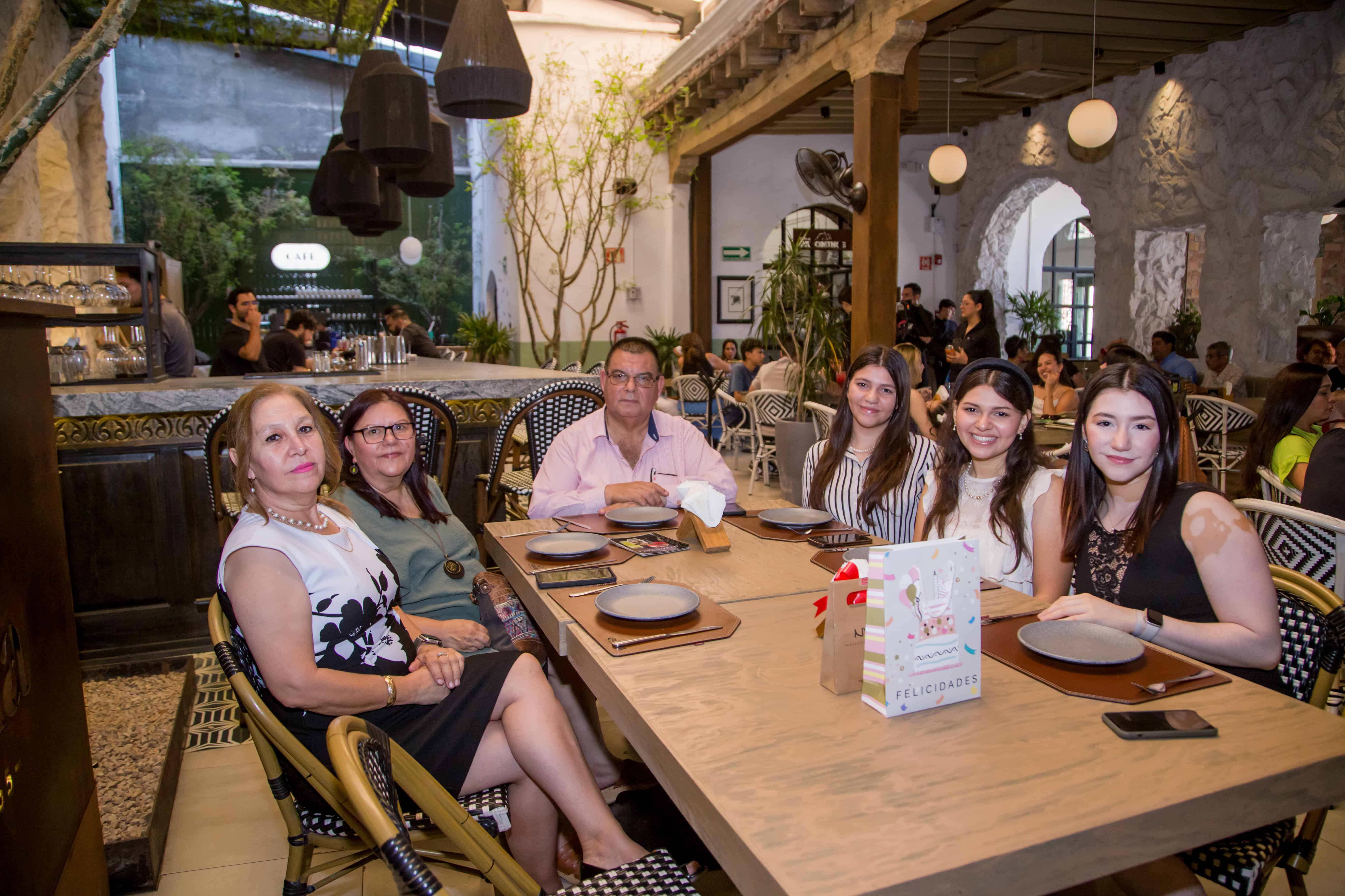 En Casona Obregón gozan de amena compañía