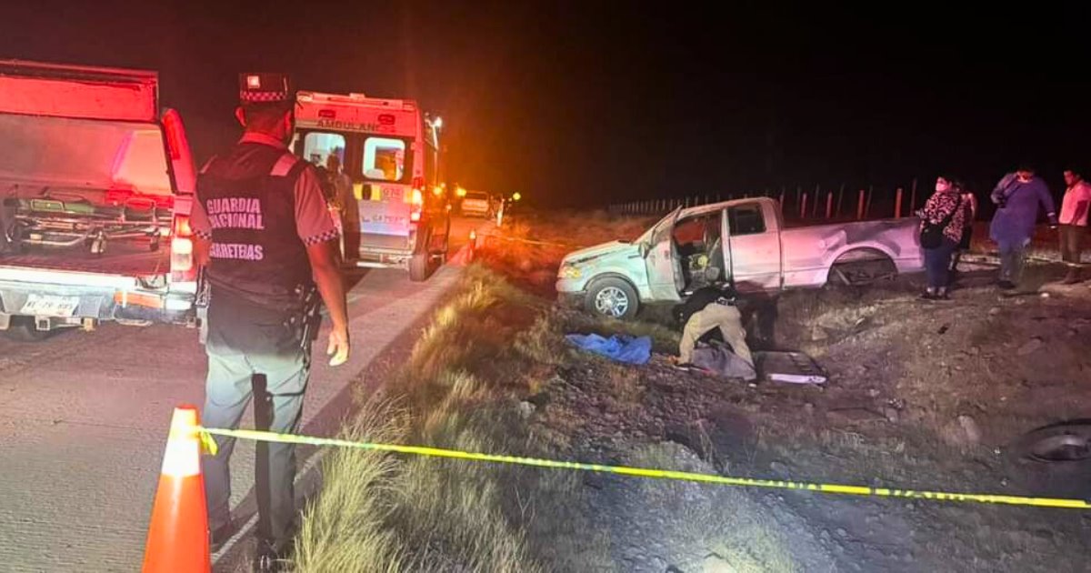 Mujer pierde la vida en volcadura sobre la carretera Guaymas-Hermosillo