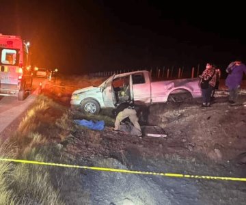 Mujer pierde la vida en volcadura sobre la carretera Guaymas-Hermosillo