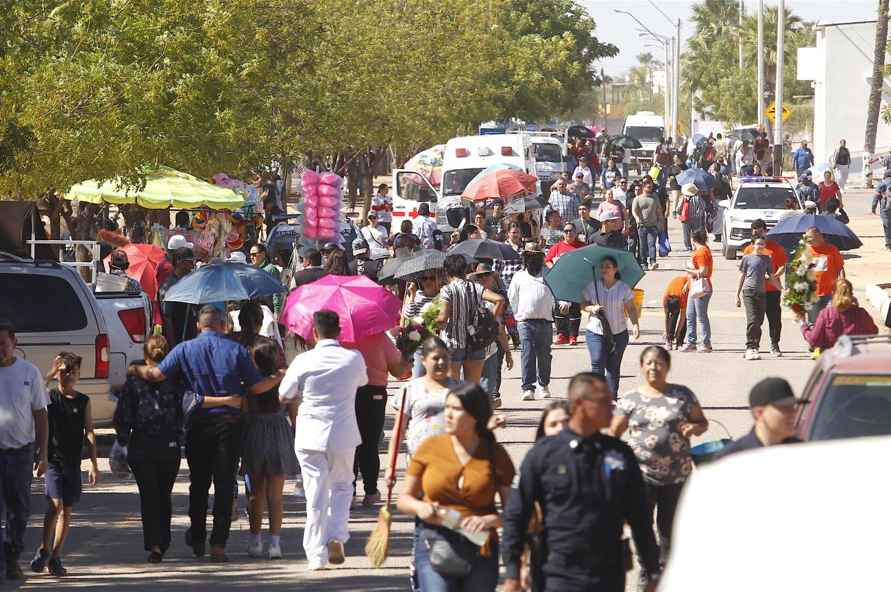 Panteones contarán con transporte interno el Día de Muertos