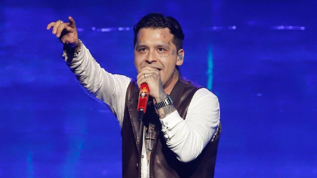 Christian Nodal niega adeudo millonario y acusa a productora de difamación