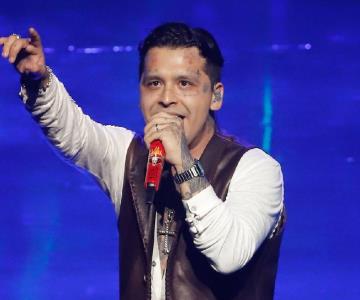 Christian Nodal niega adeudo millonario y acusa a productora de difamación