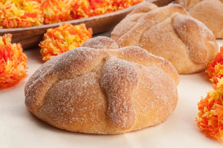 Pan de muerto y sus múltiples sabores: un recorrido por México