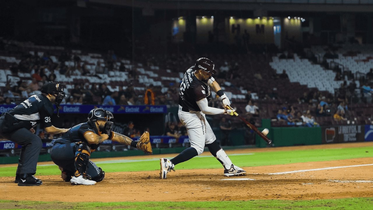 Tomateros doman a la tropa naranja