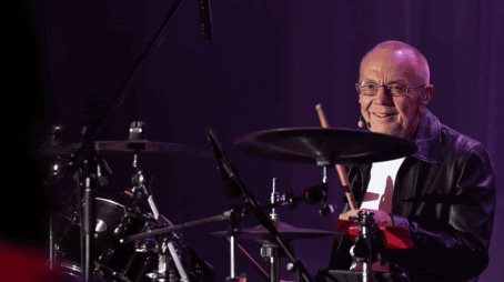 Muere Colin Petersen, baterista de Bee Gees, a los 78 años