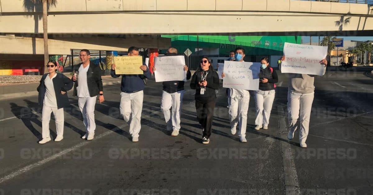 Personal del Hospital General exige renovación de contratos; bloquean calles