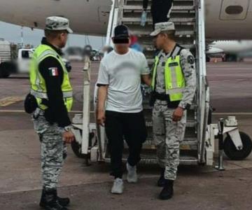 Hombre que intentó desviar avión de Volaris es imputado por 5 delitos