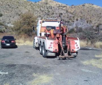 Tractocamión sufre accidente en carretera Ímuris-Cananea