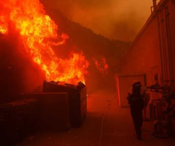 Incendios en Los Ángeles dejan pérdidas millonarias