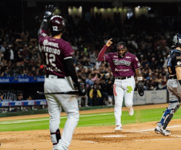 Tomateros pegan primero en la final