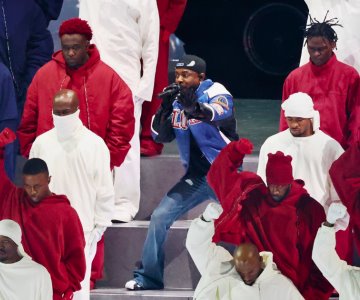 Kendrick Lamar sacude el Super Bowl con un show de rap y protesta