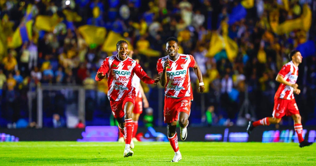 Necaxa corta el invicto del águila