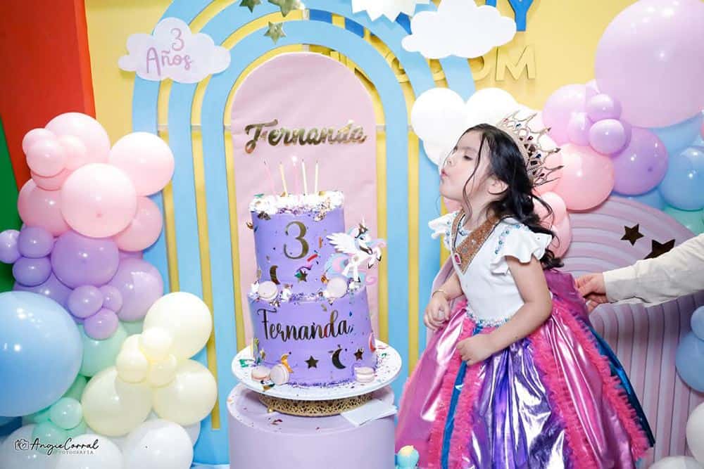 Fernanda celebra doble felicidad