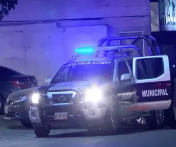 Capturan a dos con siete envoltorios de mariguana y cristal