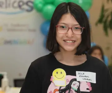 Mila recupera su voz tras dos cirugías y terapias en Rostros Felices