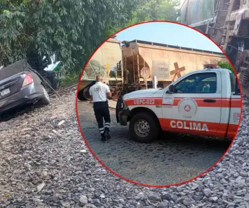 Mujer intentó ganarle al tren con su auto en Colima; su bebé resultó herido