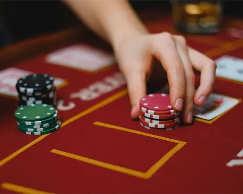 Preocupan apuestas en línea entre adolescentes y jóvenes por Mundial