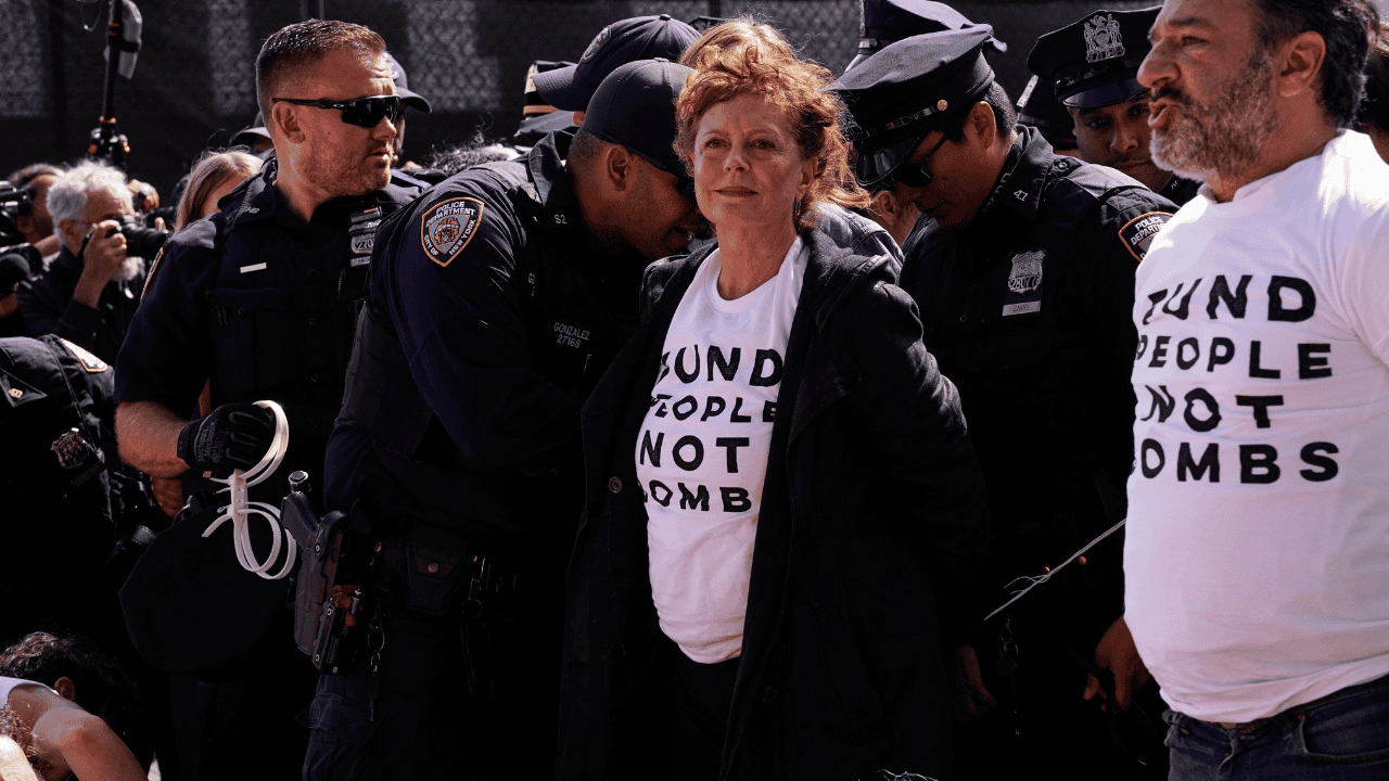 Detienen a Susan Sarandon durante protesta contra Netanyahu en Nueva York