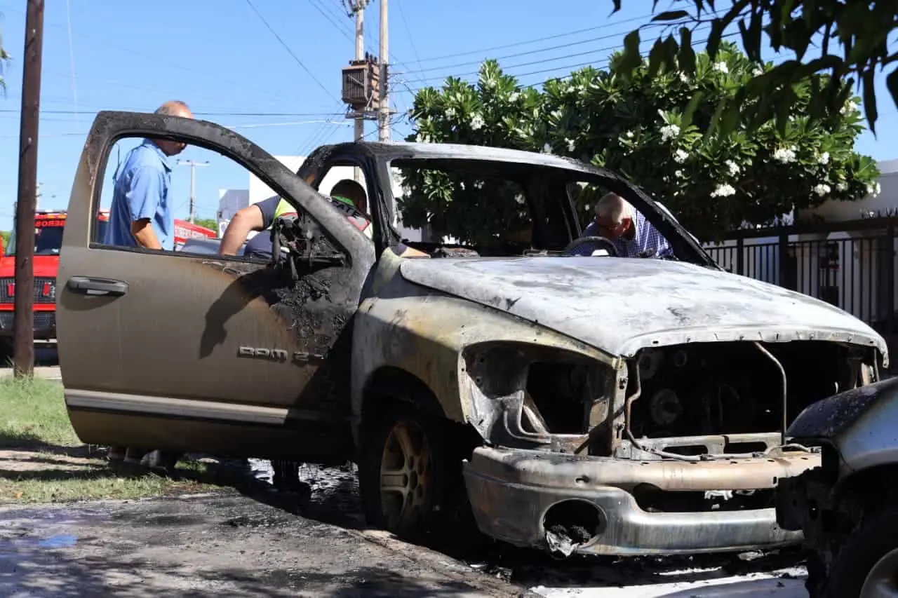 Un hombre de 85 años intentaba poner en marcha el vehículo utilizando éter en el área del motor.
