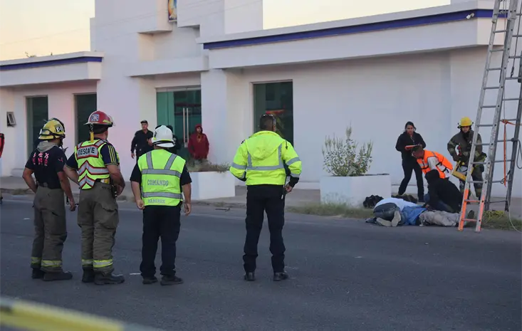 Muere hombre electrocutado mientras pintaba alumbrado público en la San Benito