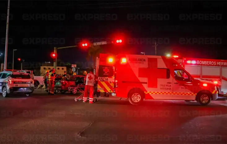 Choque en bulevar Vild&oacute;sola deja mujer lesionada