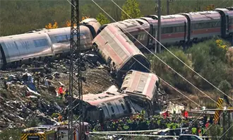 Choque de trenes de alta velocidad en Espa&ntilde;a deja al menos 68 muertos
