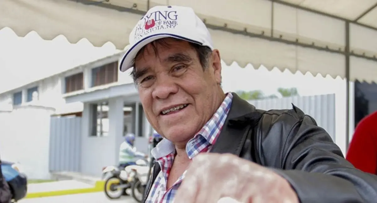 Rubén Olivares vende cinturón del CMB para pagar cirugía