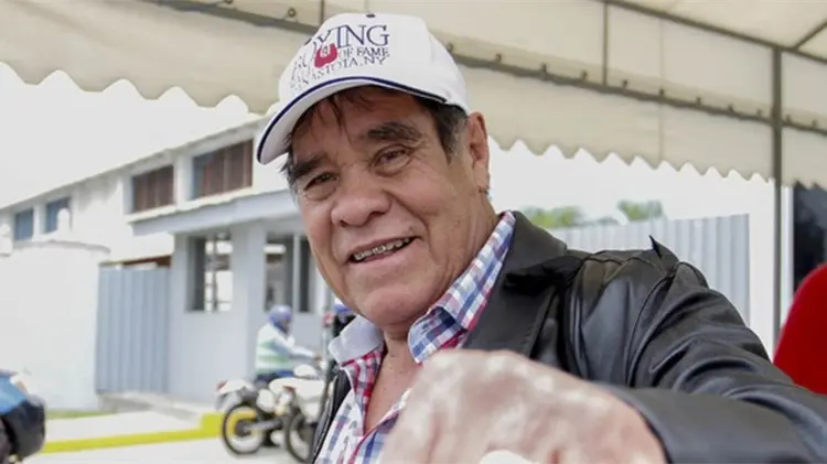 Rubén Olivares vende cinturón del CMB para pagar cirugía