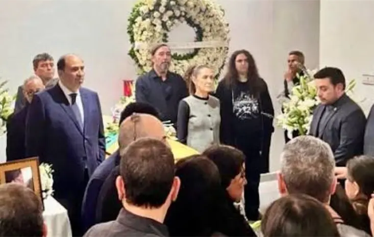 Sheinbaum encabeza guardia de honor en funeral de Cuauht&eacute;moc C&aacute;rdenas