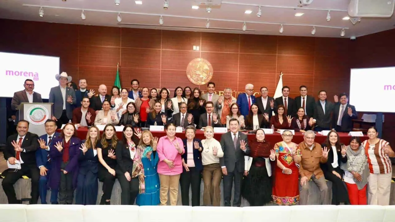 Se reúne Lorenia Valles con senadores de Morena en la Ciudad de México. (Foto: Cortesía)